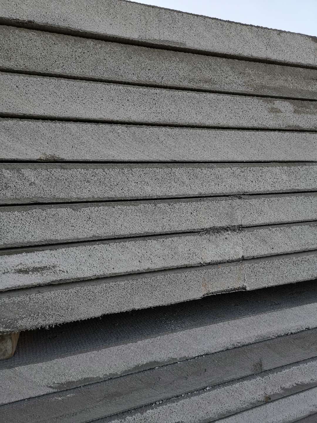 梯形槽现浇混凝土复合保温板